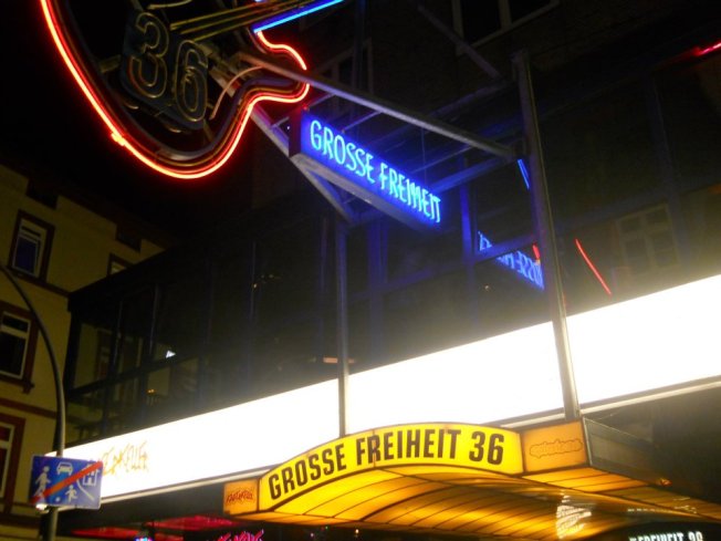 391612_10151990403510495_1161604444_n