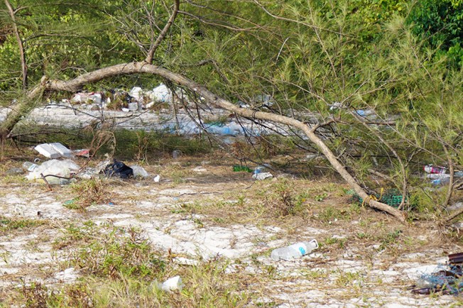 Trash in Cambodia - Don't Forget to Move