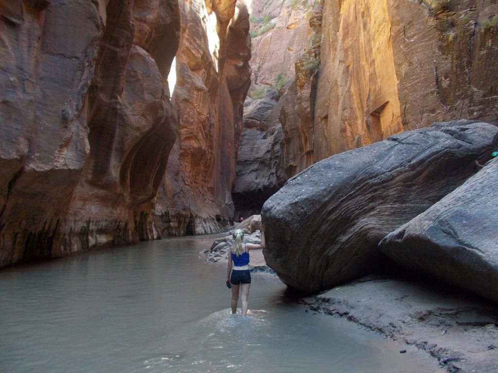 This image has an empty alt attribute; its file name is canyon-walk-1.jpg